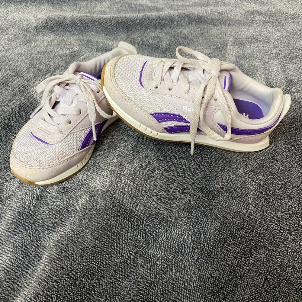 Kid’s Reebok Lavender and Purple Classic Sneaker Size 11K